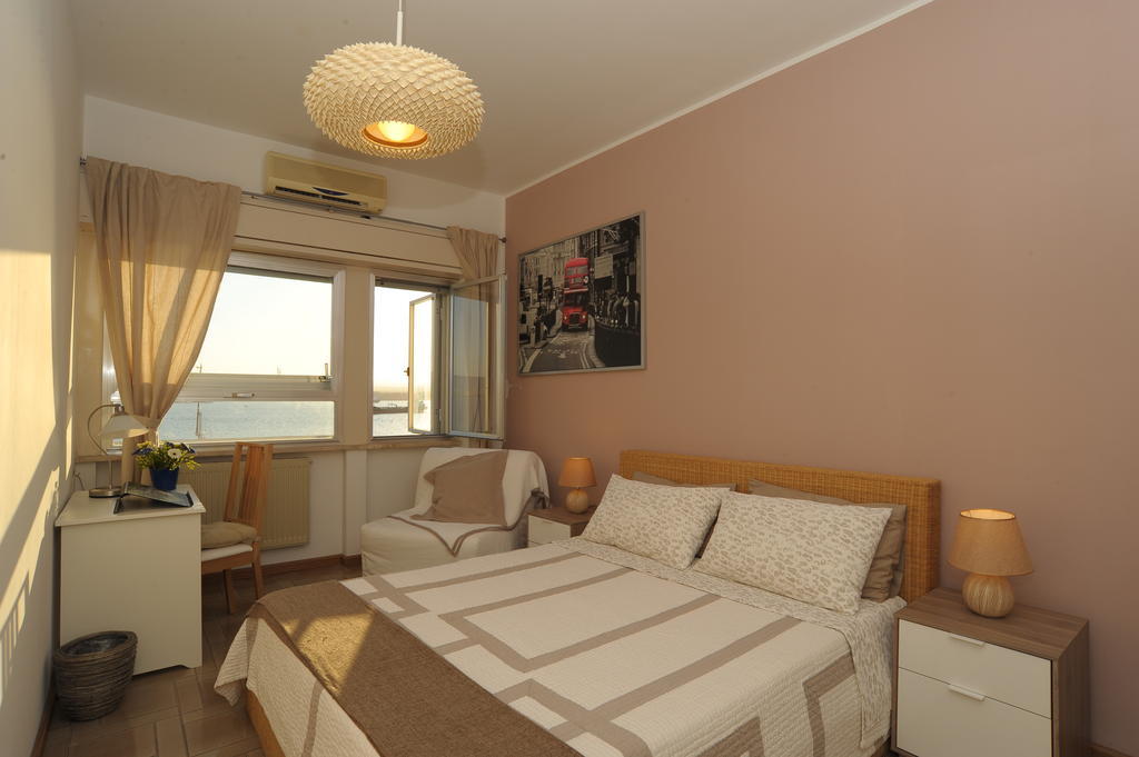 B&B Mare Di Augusta La Finestra Sul Porto Quarto foto